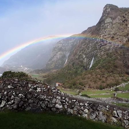 Villa Casas Da Cascata à Lajes das Flores Extérieur photo