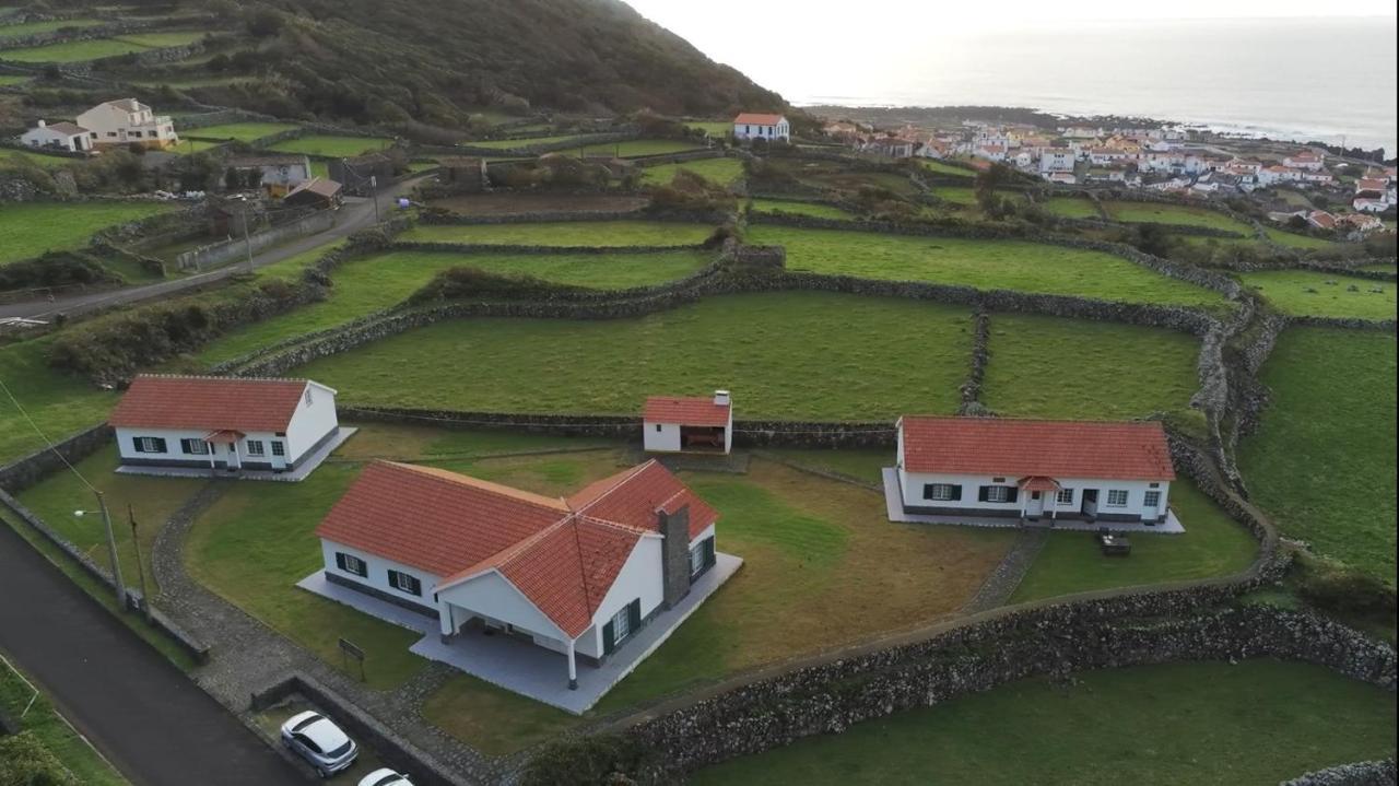 Villa Casas Da Cascata à Lajes das Flores Extérieur photo